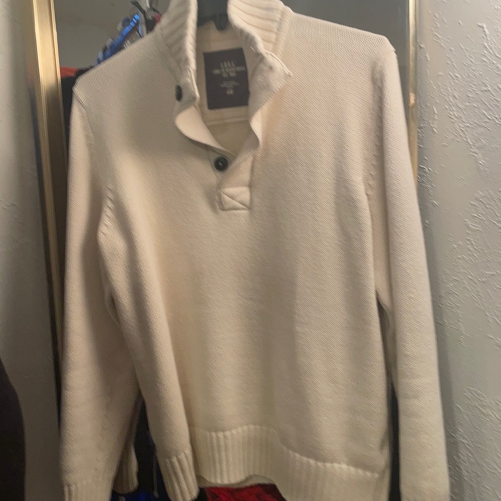 H&M sweater excellent condition mock turtle with buttons